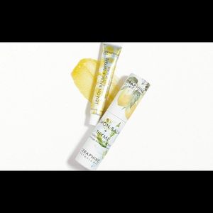 SERAPHINE BOTANICALS
Lemon Balm + Thyme - Nourishing Lip Scrub